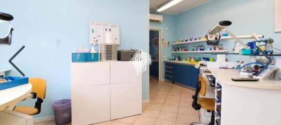 3-Zimmer Gewerbliche Immobilie in Capriolo, Italy, Nr. 171614 4