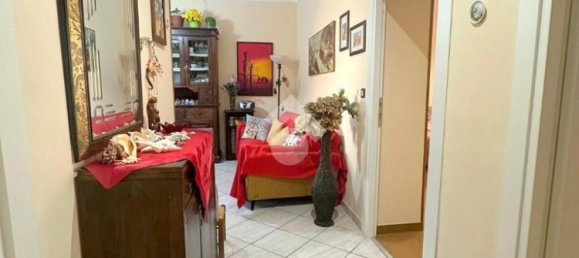 2 Schlafzimmer Wohnung in Velletri, Italy, Nr. 263324 13