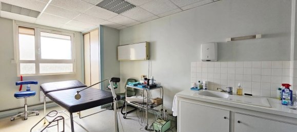 Коммерческая недвижимость с 10 комнатами в Лан, Франция № 89938 2