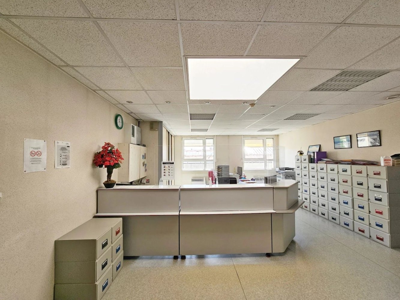 Коммерческая недвижимость с 10 комнатами в Лан, Франция № 89938