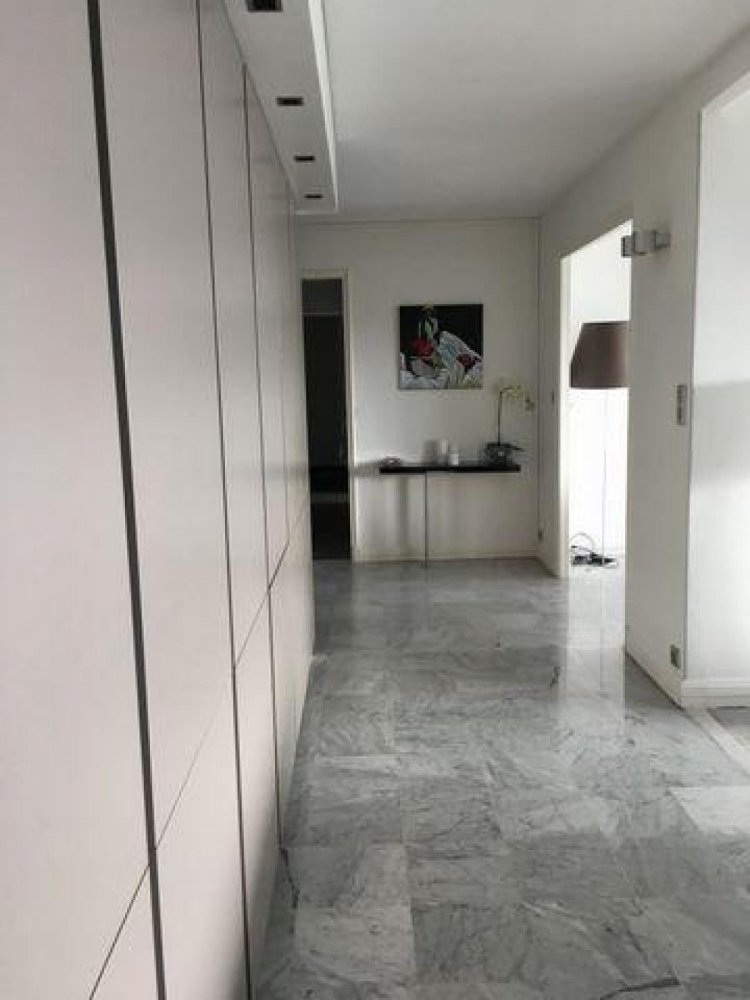 5 bedrooms Condo in Marseille, France No. 10589