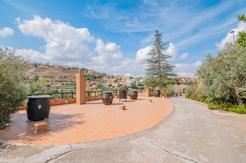 2000m² Building in Huetor Vega, Spain No. 169011