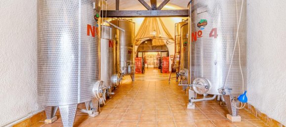 2000m² Building in Huetor Vega, Spain No. 169011 14