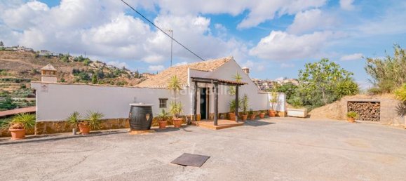 2000m² Building in Huetor Vega, Spain No. 169011 31