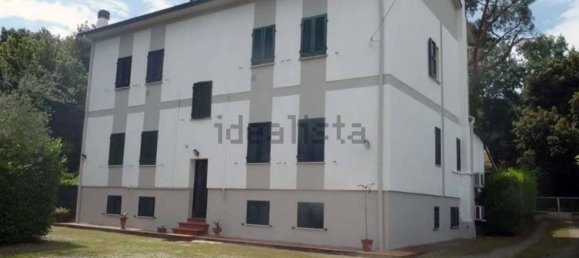 4 bedrooms Villa in Massa, Italy No. 216482 6