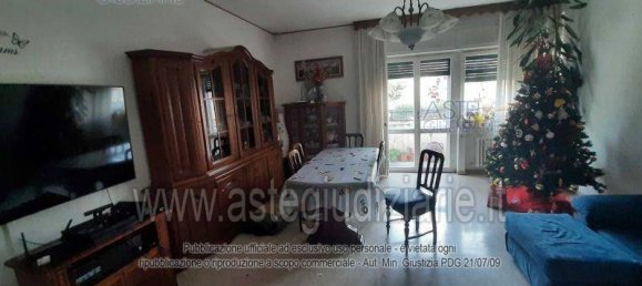 5 rooms Apartment in Teramo, Italy No. 95357 10