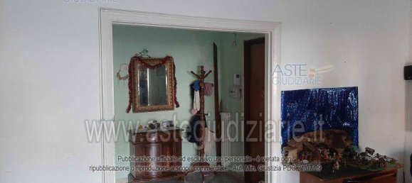 5 rooms Apartment in Teramo, Italy No. 95357 9