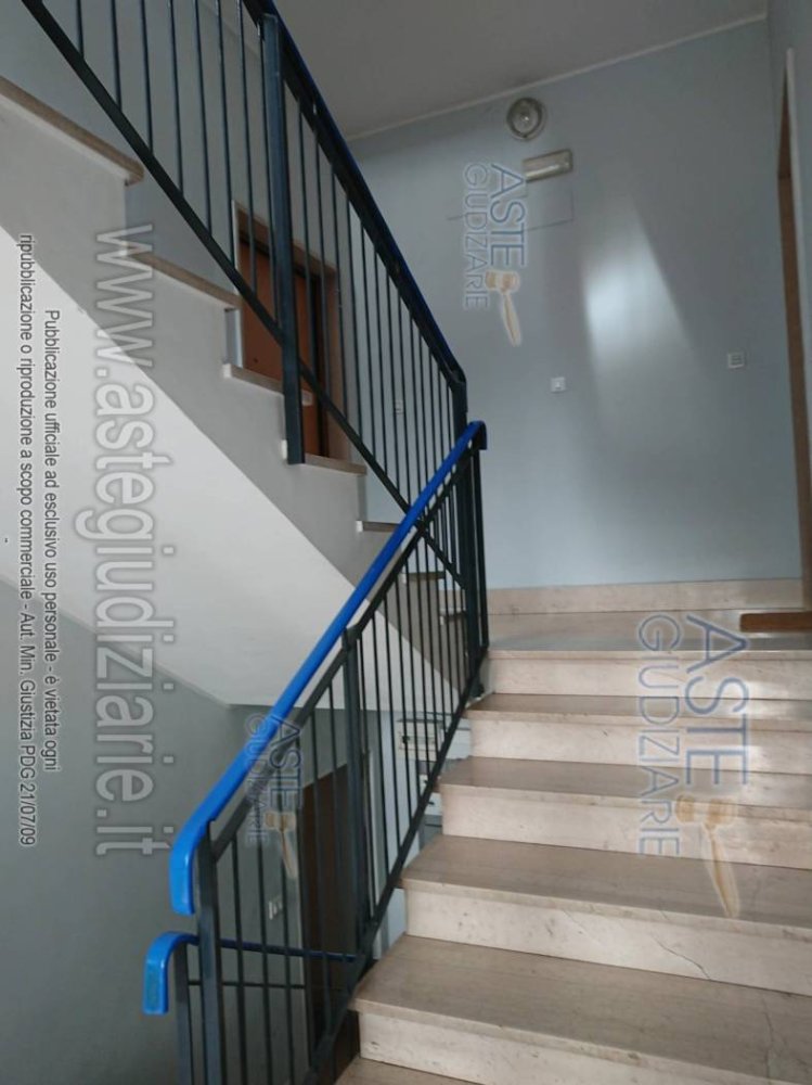 5 rooms Apartment in Teramo, Italy No. 95357