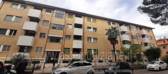 5 rooms Apartment in Teramo, Italy No. 95357 6