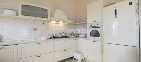 4 bedrooms Apartment in Morrovalle, Italy No. 115156 5