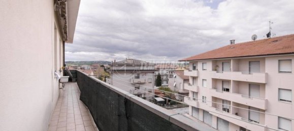 4 bedrooms Apartment in Morrovalle, Italy No. 115156 22