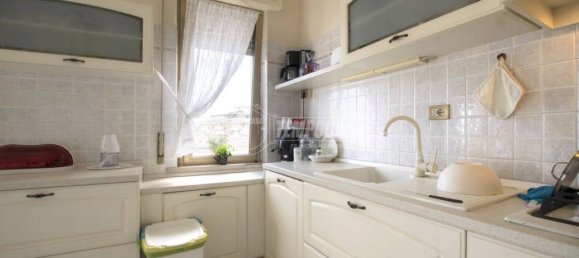 4 bedrooms Apartment in Morrovalle, Italy No. 115156 4