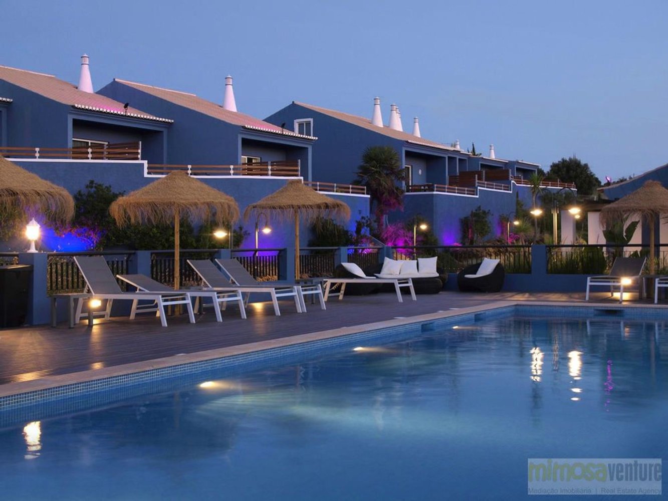 3000m² Commercial property in Luz, Portugal No. 135901