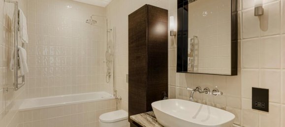 4 bedrooms House in London, United Kingdom No. 13138 16