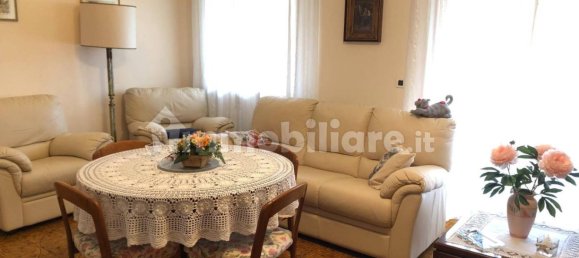 3 Schlafzimmer Villa in Udine, Italy, Nr. 333351 7