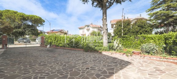 5 rooms House in Riccione, Italy No. 305140 3