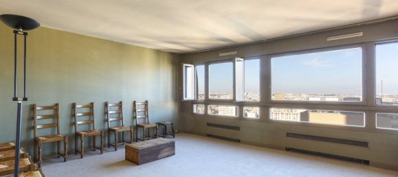 1 bedroom Apartment in Paris, France No. 169002 2