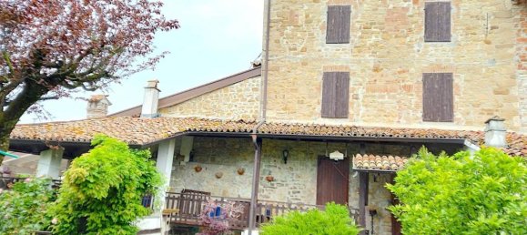 Casa de 5 habitaciónes en Gazzola, Italy No. 178082 23