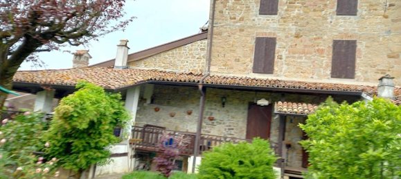 Casa de 5 habitaciónes en Gazzola, Italy No. 178082 24