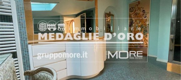 7-salle Penthouse à Modena, Italy No. 20789 20