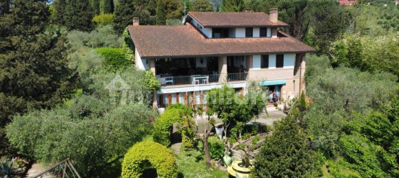 6 bedrooms Villa in Buggiano, Italy No. 45950 4