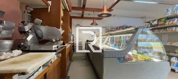 Gewerbliche Immobilie in Ravenna, Italy 119m², Nr. 167200 8