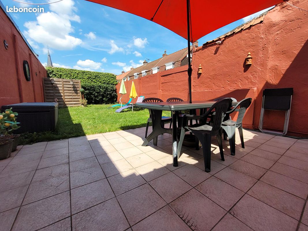 3 bedrooms House in Wattrelos, France No. 52396