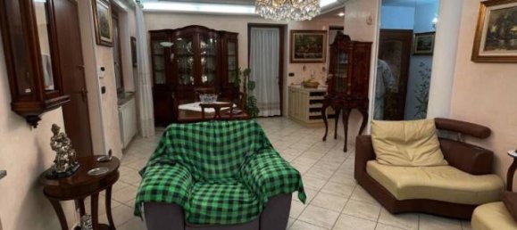 Вилла с 6 комнатами в Сан Джорджо Канавезе, Италия № 17957 4