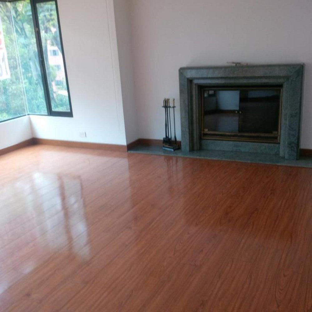 4 bedrooms House in Bogota, Colombia No. 10719