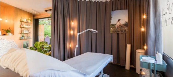 Propiedad comercial en Montpellier, France No. 355667 2