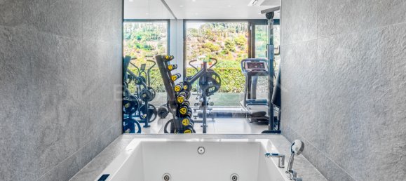 5 Schlafzimmer Villa in El Madronal, Spain, Nr. 32056 18