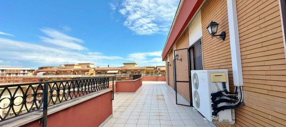 3 bedrooms Penthouse in Foggia, Italy No. 337230 5