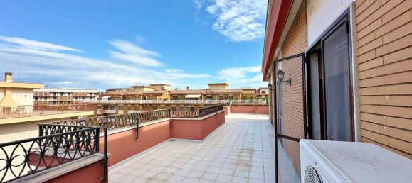 3 bedrooms Penthouse in Foggia, Italy No. 337230 4