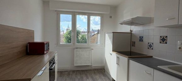 1 bedroom Apartment in Charleville-Mezieres, France No. 329603 3