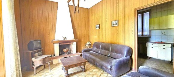 Дом с 6 комнатами в Солеро, Италия № 123916 10