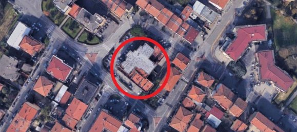 637m² Office in Montemurlo, Italy No. 372038 8