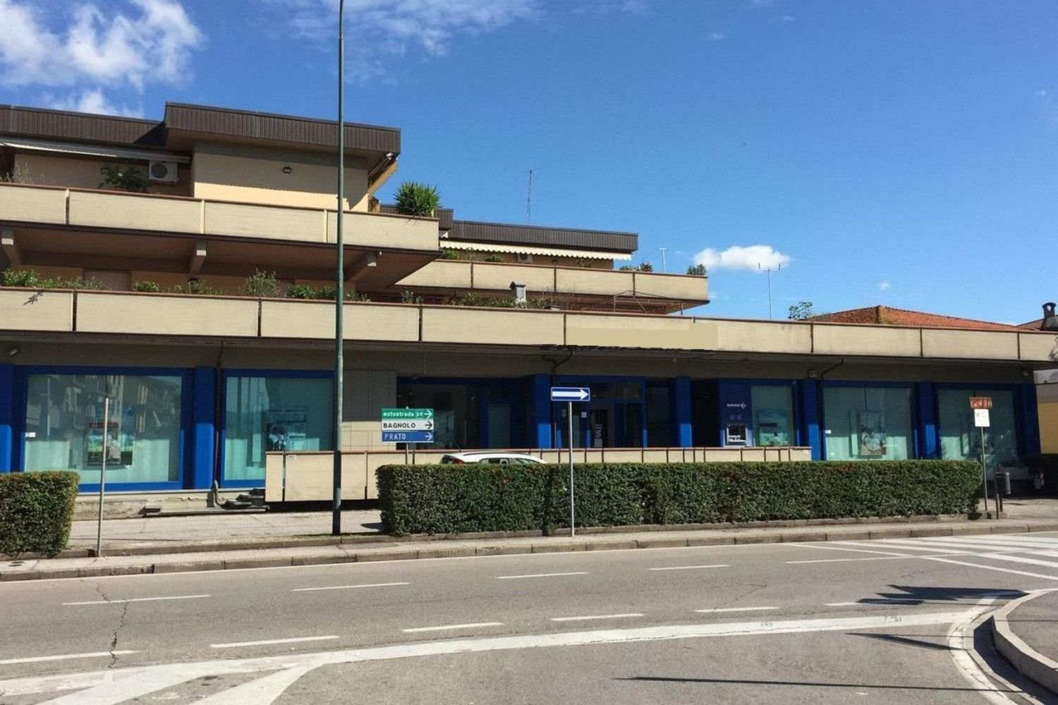 637m² Office in Montemurlo, Italy No. 372038