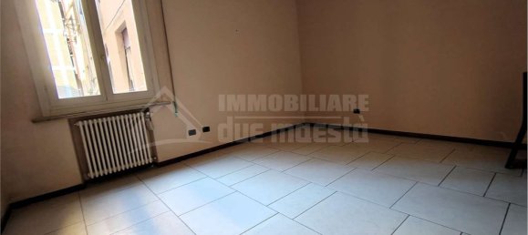 4 Schlafzimmer Wohnung in Reggio Emilia, Italy, Nr. 349382 5