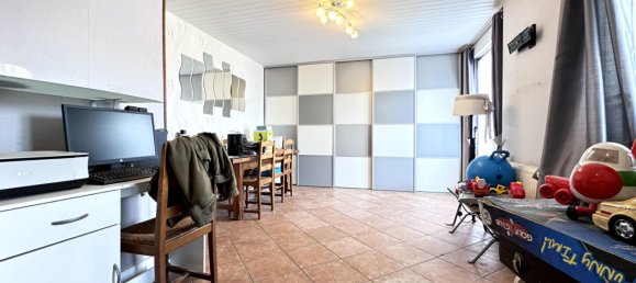 2 bedrooms House in Luneville, France No. 61967 3