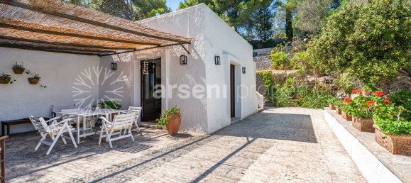 8-salle Villa à Castro, Italy No. 128900 9