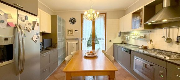 4 bedrooms Villa in Camparada, Italy No. 157070 9