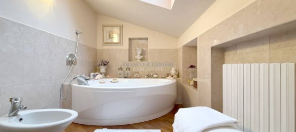 4 bedrooms Villa in Camparada, Italy No. 157070 19