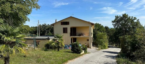 6 bedrooms House in Gualdo Tadino, Italy No. 324200 5