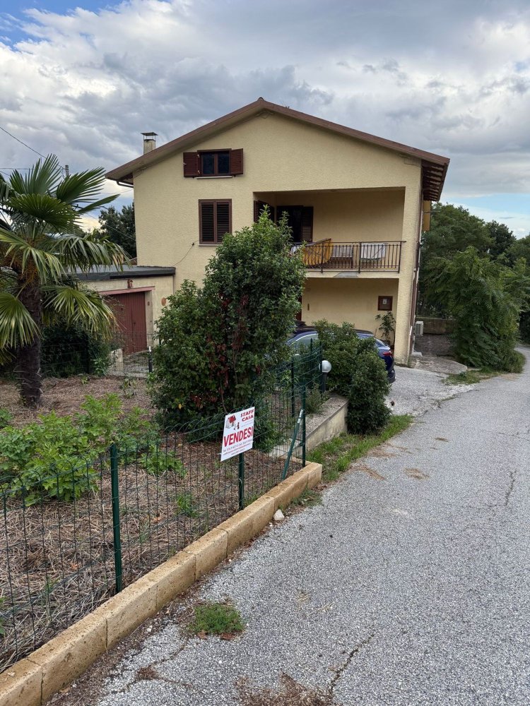 6 bedrooms House in Gualdo Tadino, Italy No. 324200