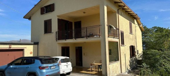 6 bedrooms House in Gualdo Tadino, Italy No. 324200 4