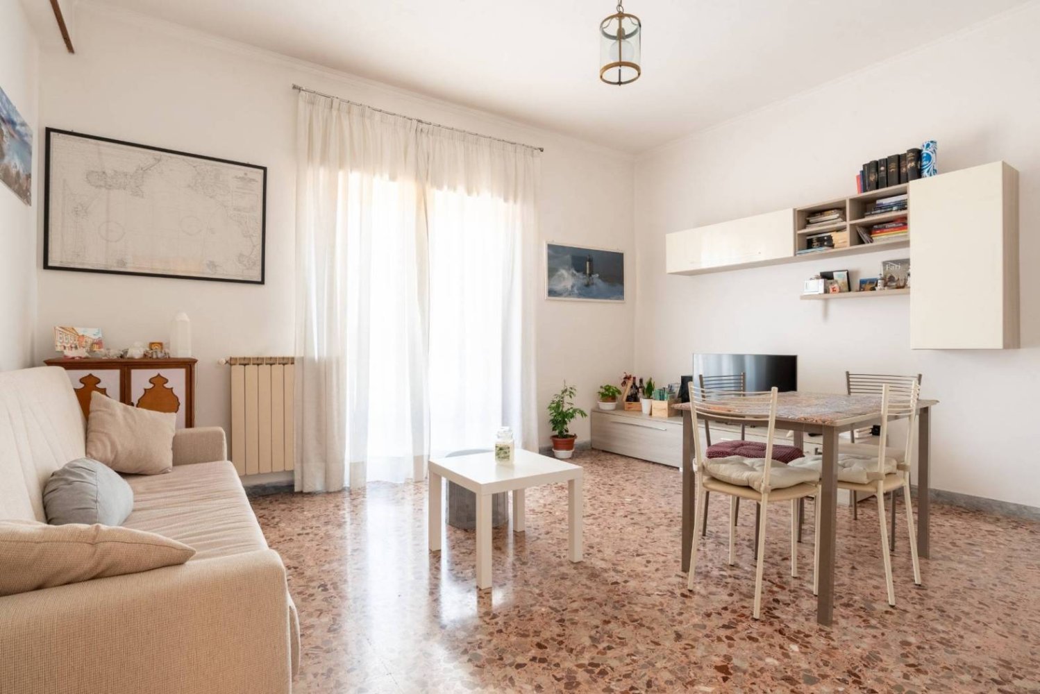 2 Schlafzimmer Wohnung in Ciampino, Italy, Nr. 351792