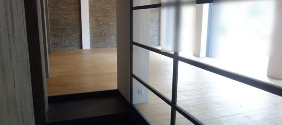 Gewerbliche Immobilie in Vicenza, Italy 430m², Nr. 201632 8