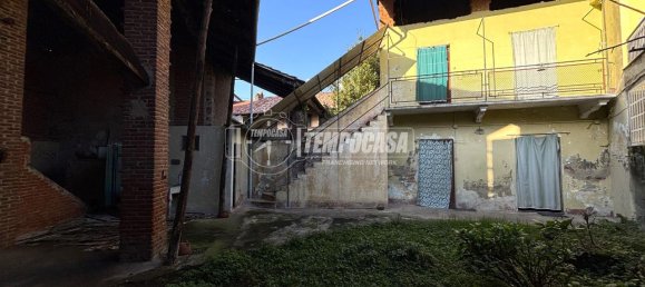 4 rooms House in Barone Canavese, Italy No. 109722 17