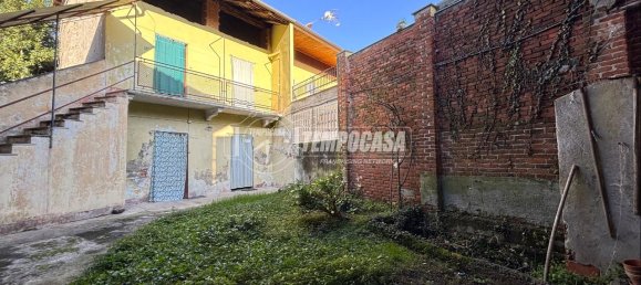 4 rooms House in Barone Canavese, Italy No. 109722 12