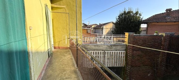 4 rooms House in Barone Canavese, Italy No. 109722 2